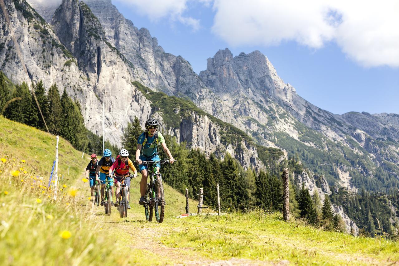 Hotel Bacher Asitzstubn Leogang Buitenkant foto